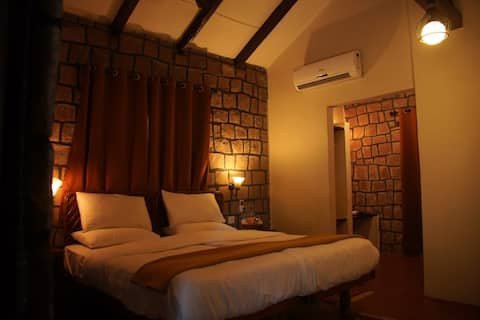 Bandhavgarh-delux family cottages in forest surroundings