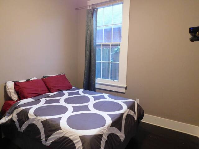 Bluesy Fairytale Walk 2 Frenchmen & French Quarter gallery image 3