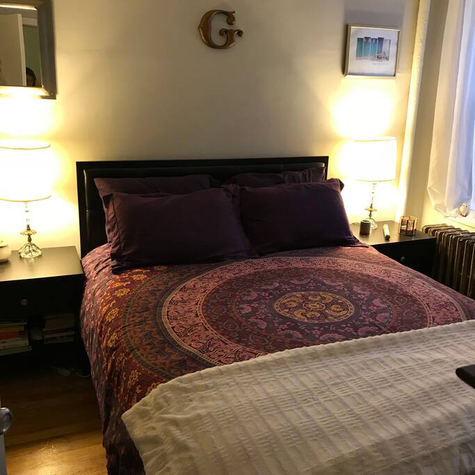 mattress and pillows all have anti-allergen dust mite-proof covers