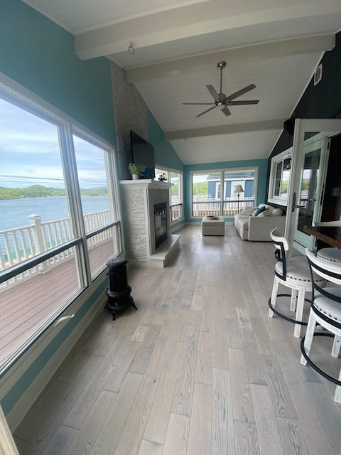 Charming lake house with amazing sunset views