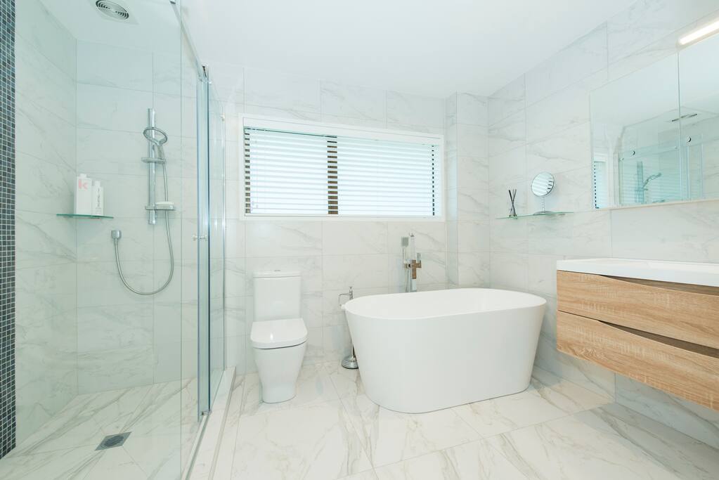 Guest ensuite