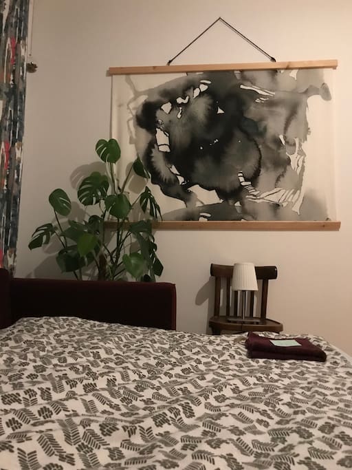 So this will be your view in the morning. A bit of art, a bit of plants, a bit of vintage and lots of comfort.