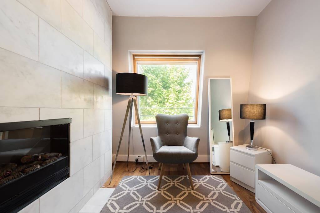 Guest bedroom