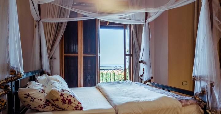 Great views of the great lake Victoria , Serena golf course, hills around the area whilst in the room