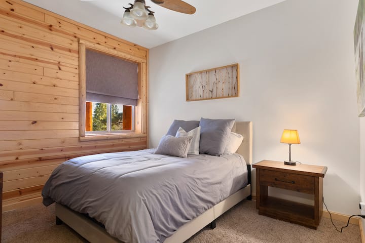 فراش مريح مع لمسات رائعة.