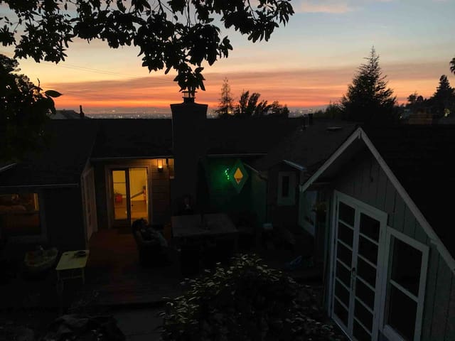 The Sunset View House gallery image 2