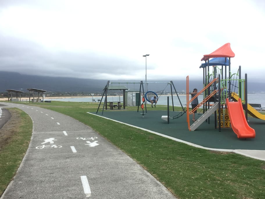 Bellambi children's playground and BBQ areas