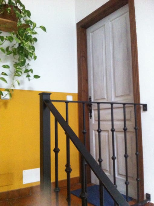 la puerta del apartamento