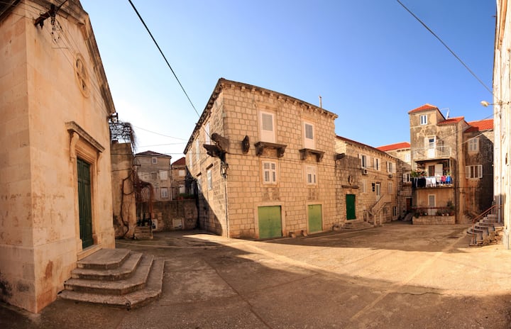 Korcula main square apartment