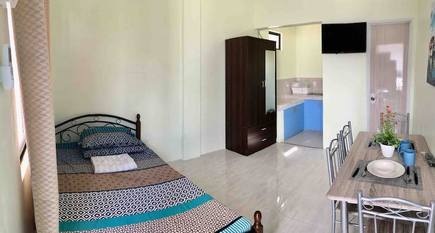 Cozy Budget room & City tours for travellers