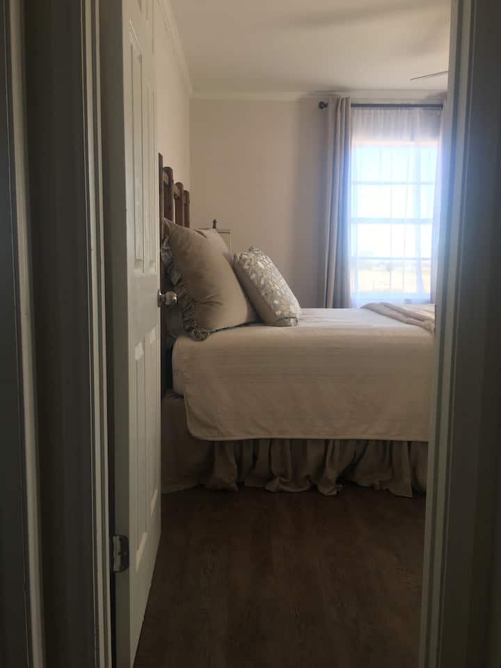 Dormitorio queen 1 compartido Hall Bath