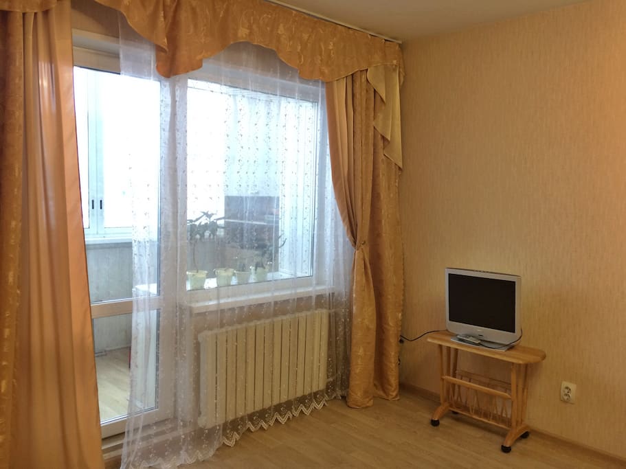 Hall (here is going to be sofa bed and air mattress) / Зал (здесь будет диван-кровать и надувной матрас)