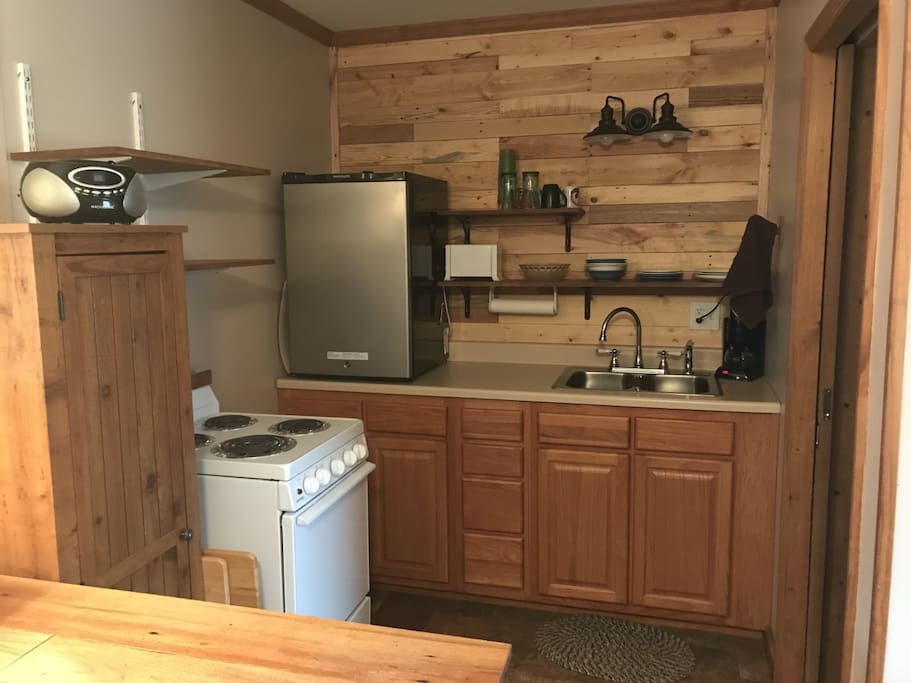 Fully-equipped kitchenette