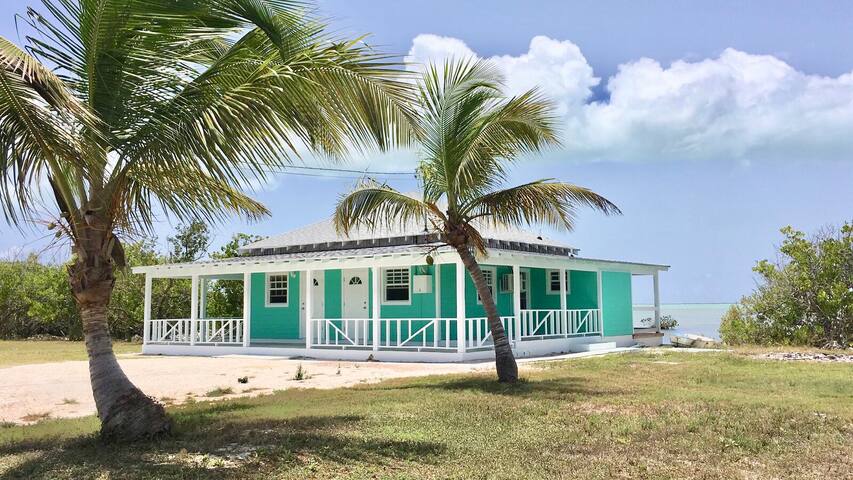 Charming Studio with Sea View and Deck (Kooters)