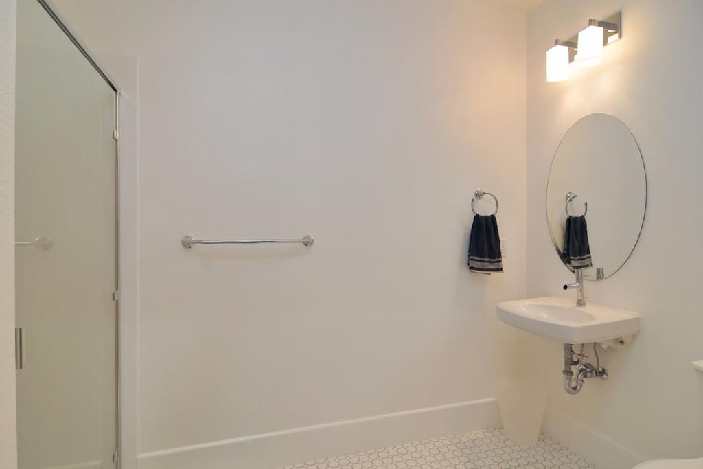 Attached private bathroom (wheelchair accessible)