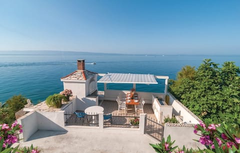 Exclusive! House,10 meters from the sea,near Split