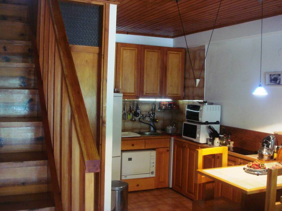 cuisine équipée/salle à manger au RD