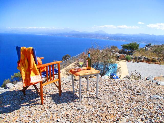 Villa Gerrito-Where the Aegean blue speaks to you. gallery image 2