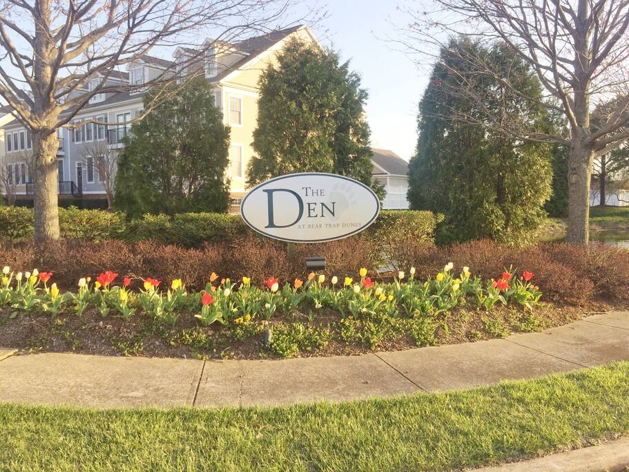 Entrance to Village Green Drive from Central Avenue.