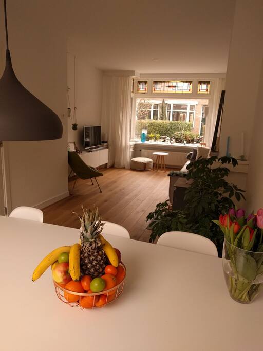 light and spacious livingroom