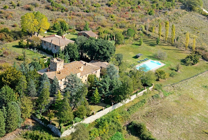 Charming property, wi-fi, weddings ,cooking class