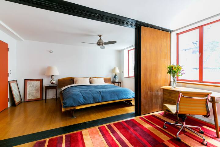 Stylish & Tranquil East Village Three Bedroom gallery image 2