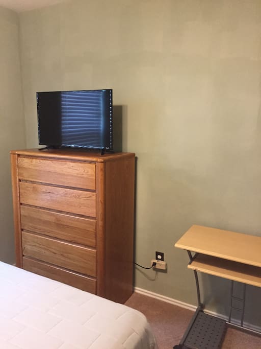 Roku TV, Hulu, Amazon Prime Videos, HBO Now and Netflix provided for your entertainment. Desk with desk chair available to do your work on.