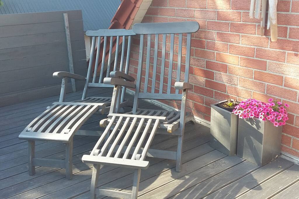 Balkon 1. OG Liegestühle nutzbar