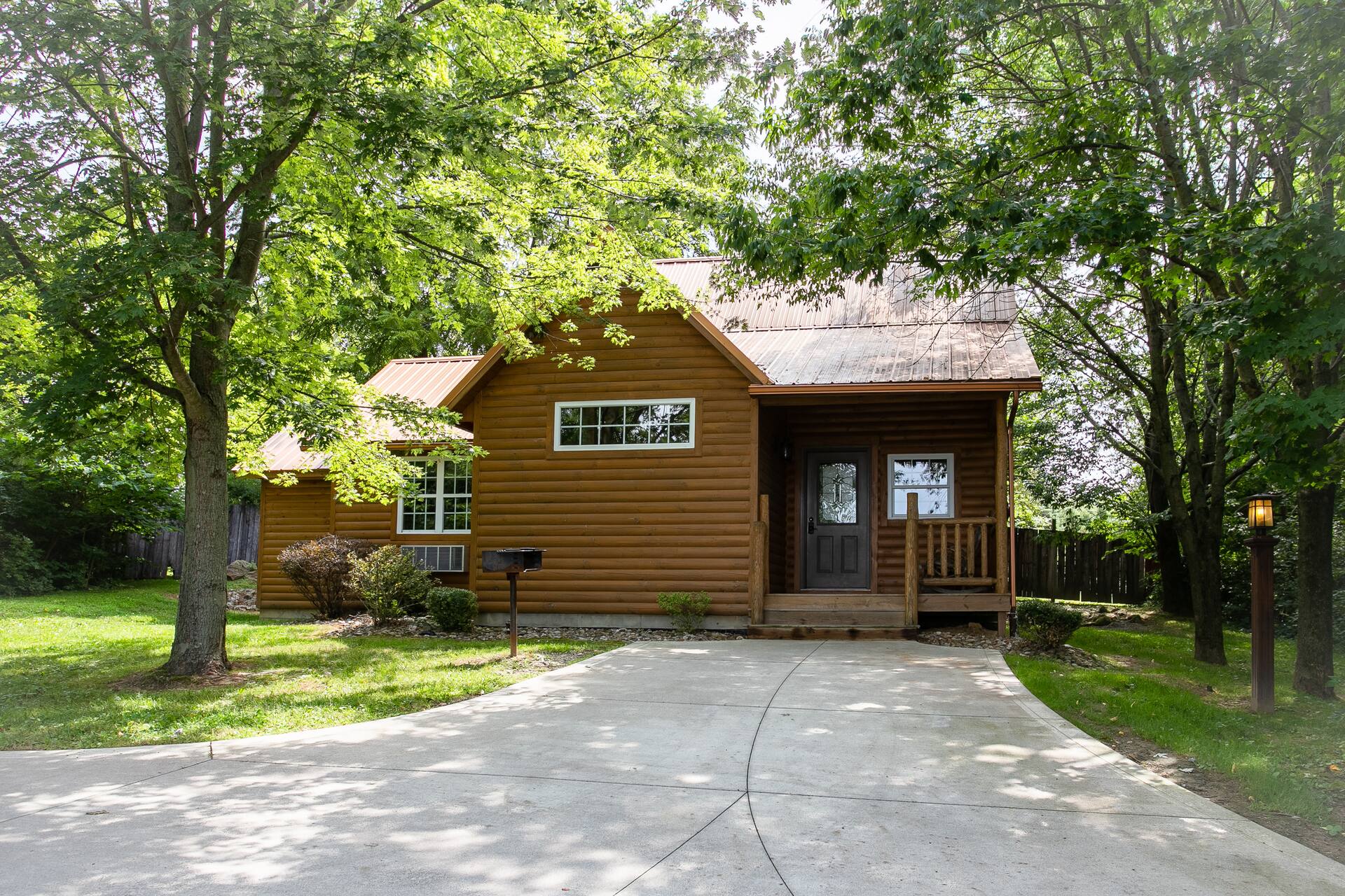 Cabine de luxo com banheira de hidromassagem apenas 1/2 milha de Berlim e Amish Country