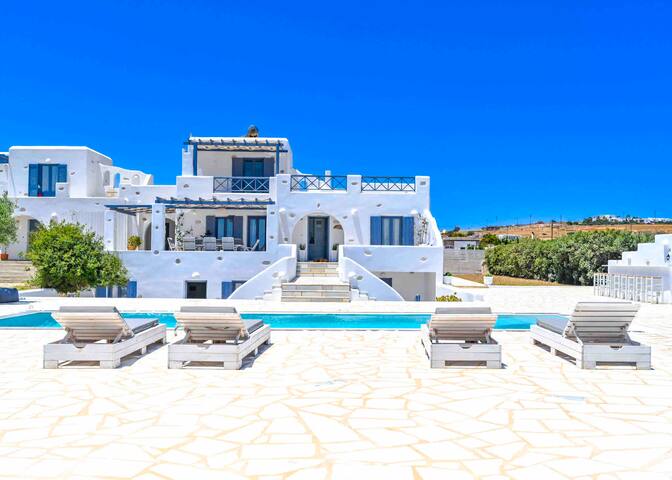 Beach Front, Brilliant Villa, sleeps 15, Cyclades gallery image 3