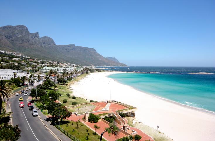 Alexander Beach House gallery image 4