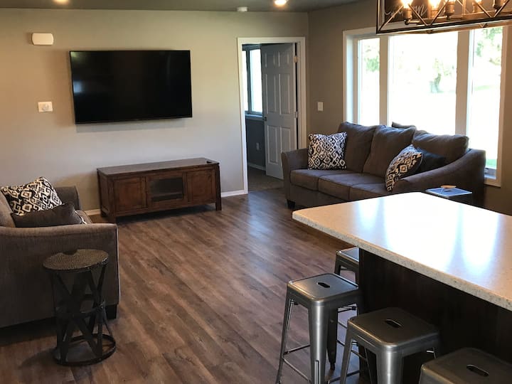 Lakeview Apartment/vacationgetaway/fishing/hunting - Watertown, SD