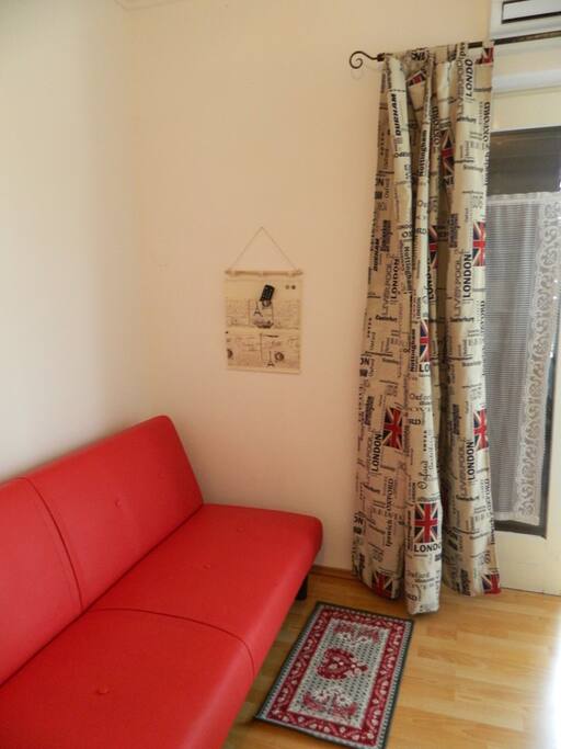 ingresso con divano letto