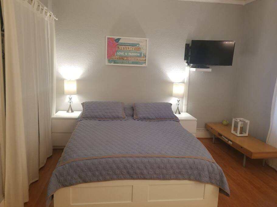 nightstands and bed drawers to put clothes in