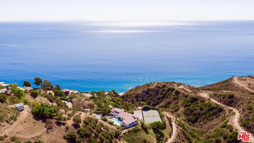 Panoramic View 5BR/3Bath Pool Private Tennis Court gallery image 2