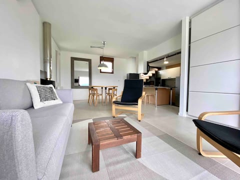 Charming little house with view on the lake