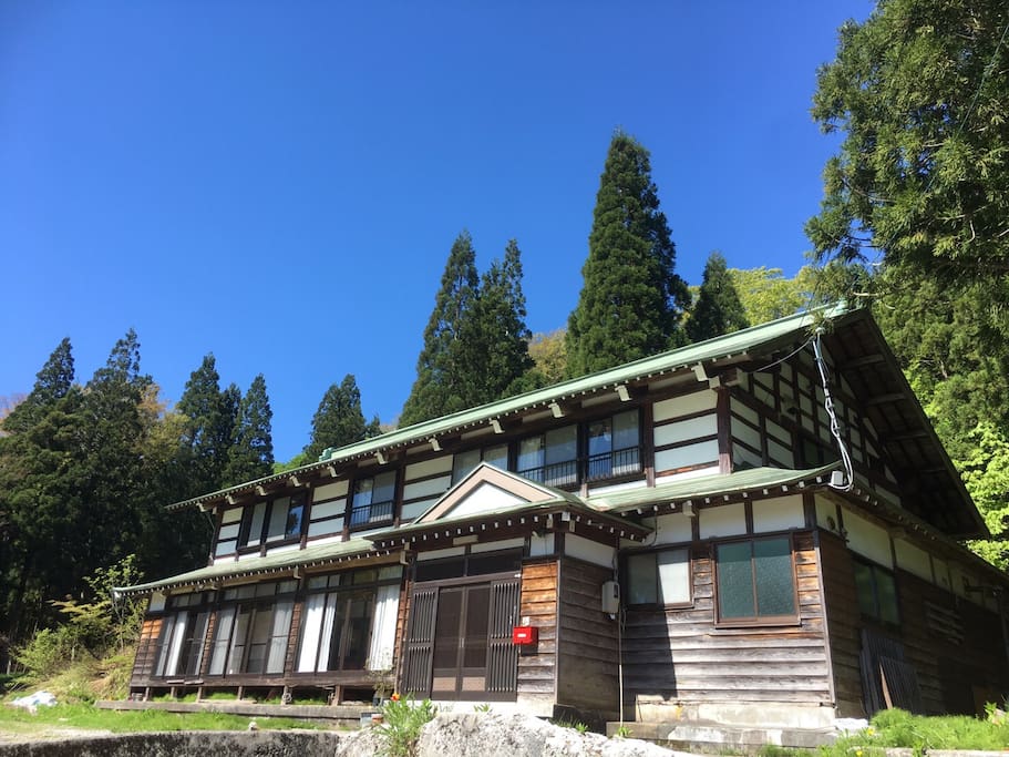 囲炉裏のある山奥の家 Traditional Japanese Houses 南砺市的小屋出租 富山県 日本