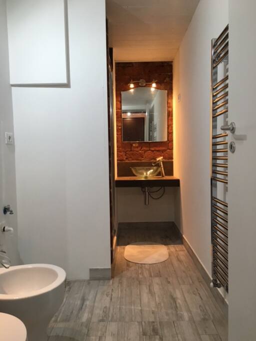 Il bagno con doccia idromassaggio
