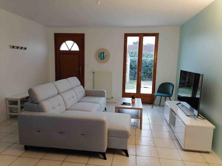 Maison Chaleureuse Avec Terrasse Et Jardin . - Lamotte-Beuvron