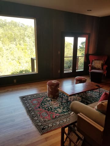 Lovely, All-inclusive, Private Home w Views gallery image 4