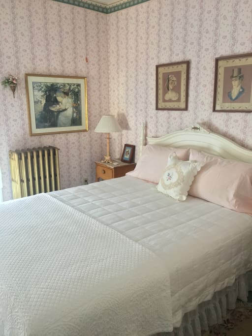 Queen size bed