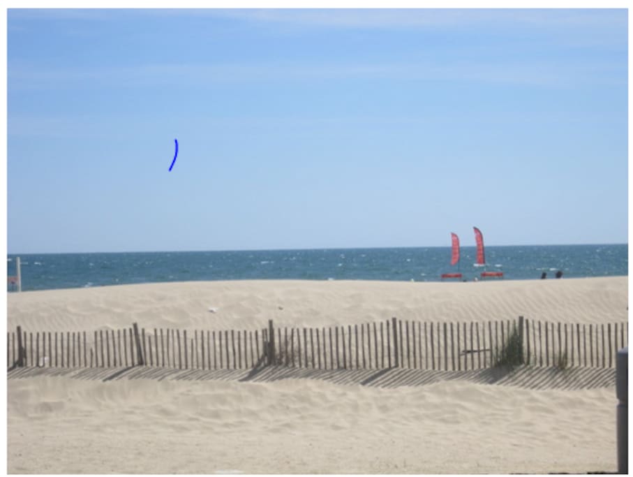 la plage à 100 mètres de notre appartement