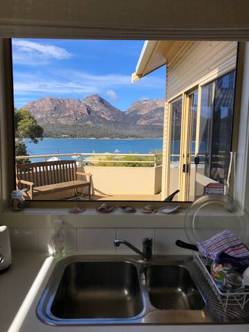 Freycinet Beach House gallery image 5