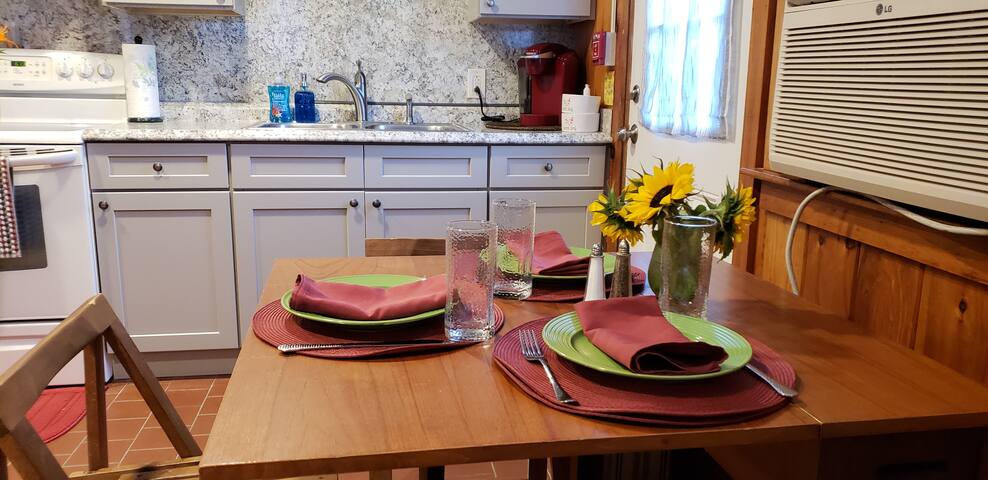 Relax, Retreat, Dining, Shoreline!