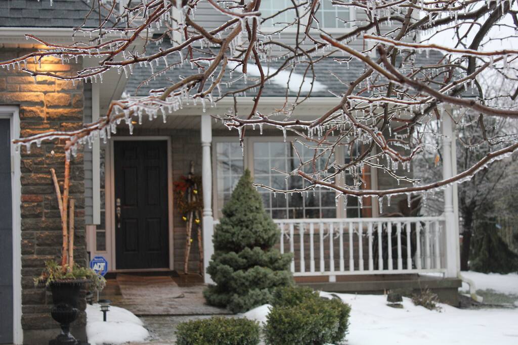 The house with a little Canadian snow