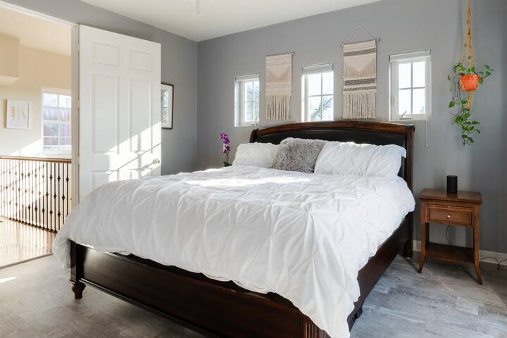 Soak in a Hot Tub at a Mediterranean Beach House gallery image 4