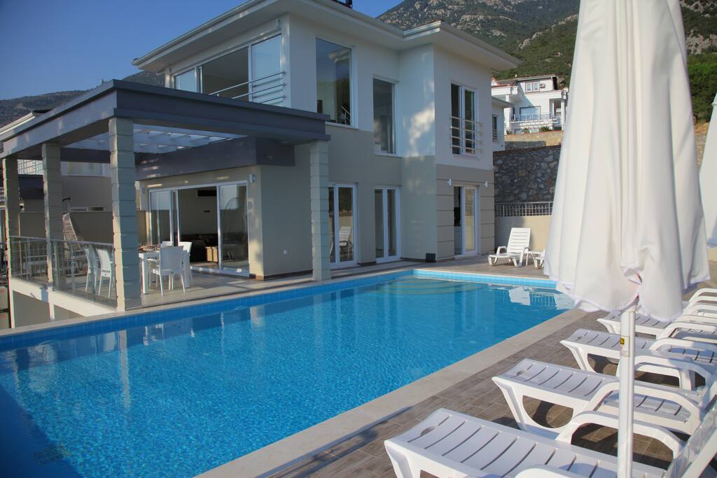 general view of the villa