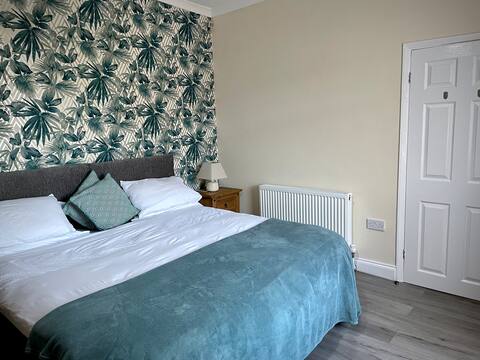Luxury Cottage,Sky Tv/Netflix/Parking.Central Base