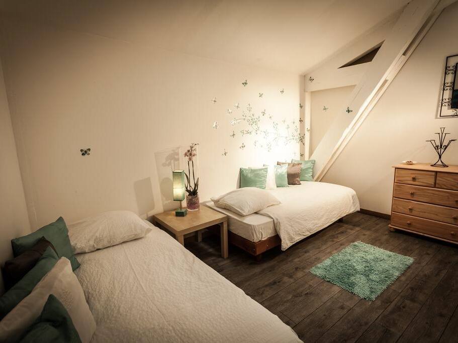 Guest room