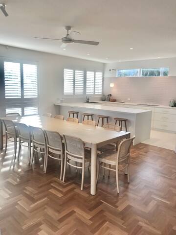 Beachfront Retreat gallery image 3